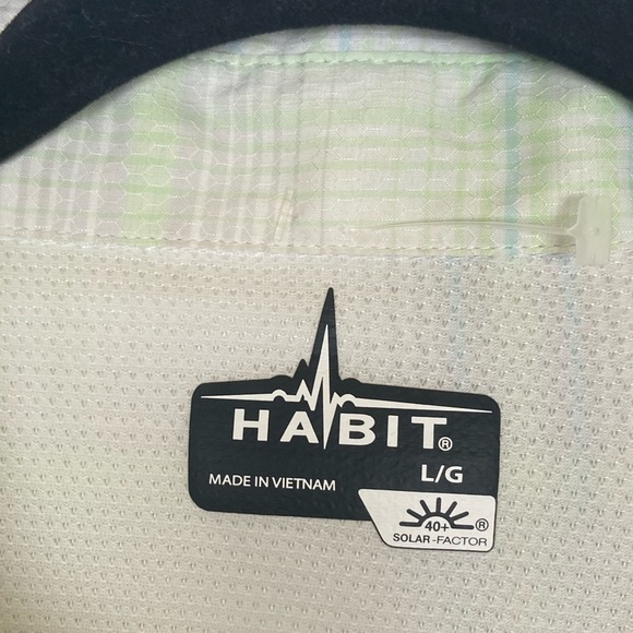 Habit Men’s Fishing Shirt Size Large Vented Short Sleeve Plaid Gray and Green - Picture 10 of 11